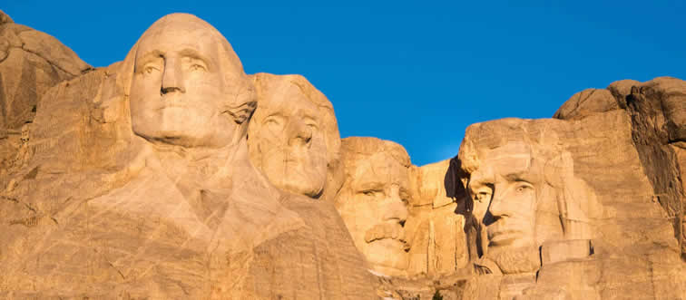 Which revolutionary general became the first President of the United States?